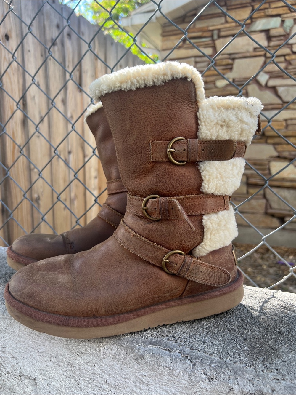 UGG Woman’s Becket Leather Triple buckle boot size 8